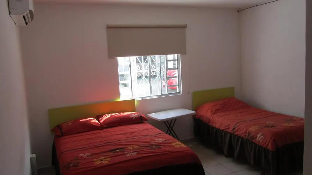 Casa Habitacional Laurel Guest House Cancun 2*,  Mexico