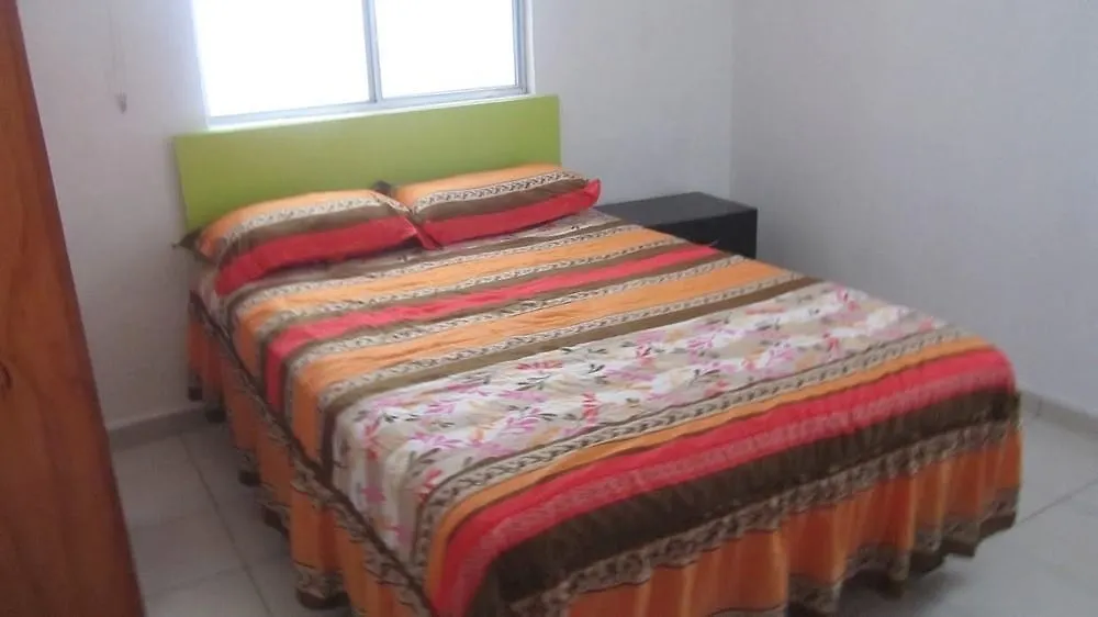 Casa Habitacional Laurel Guest House Cancun 2*,