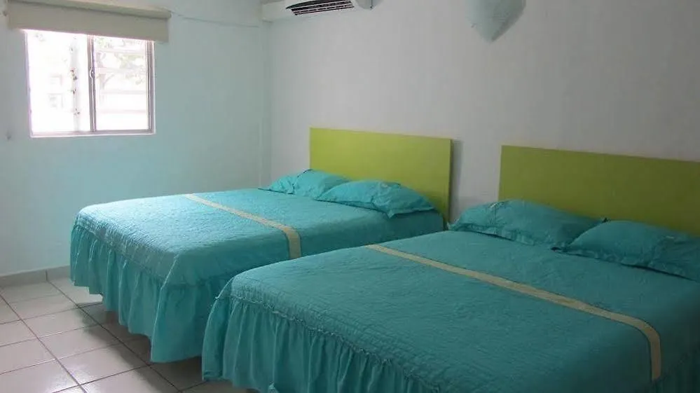 Casa Habitacional Laurel Guest House Cancun 2*,