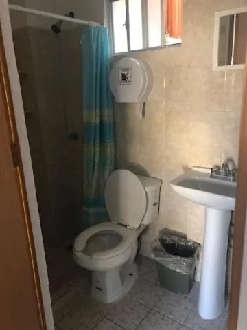 **  Casa Habitacional Laurel Guest House Cancun Mexico